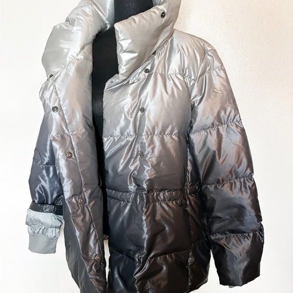 Lands End Womens Size Wrap Quilted Down Jacket Silver Gray Ombre Medium NEW - Picture 2 of 3